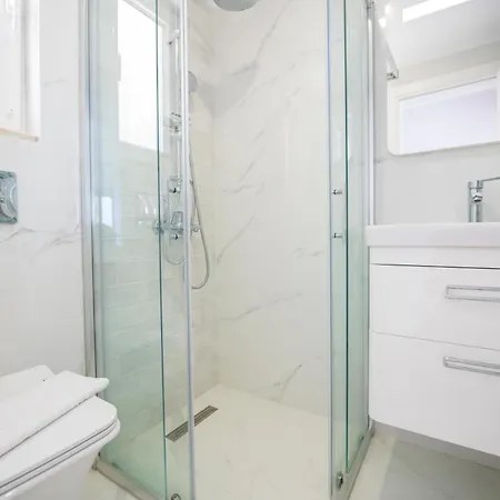 Villa Beachfront White With Private Swimming Pool