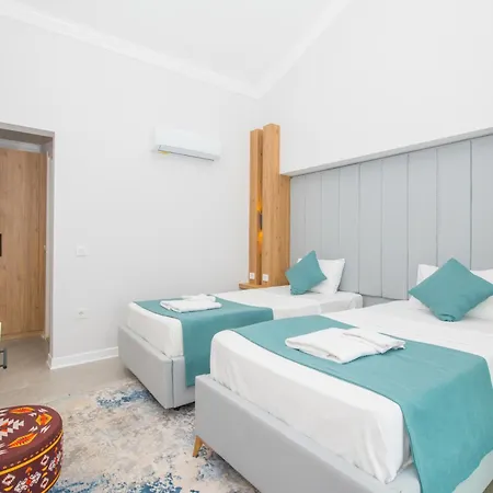 Beachfront White With Private Swimming Pool Kalkan