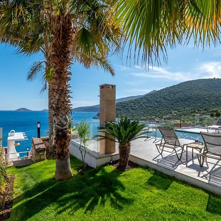 Beachfront White With Private Swimming Pool Villa *