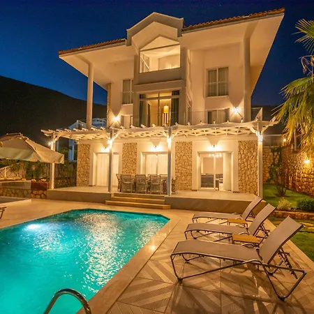 Villa Beachfront White With Private Swimming Pool *